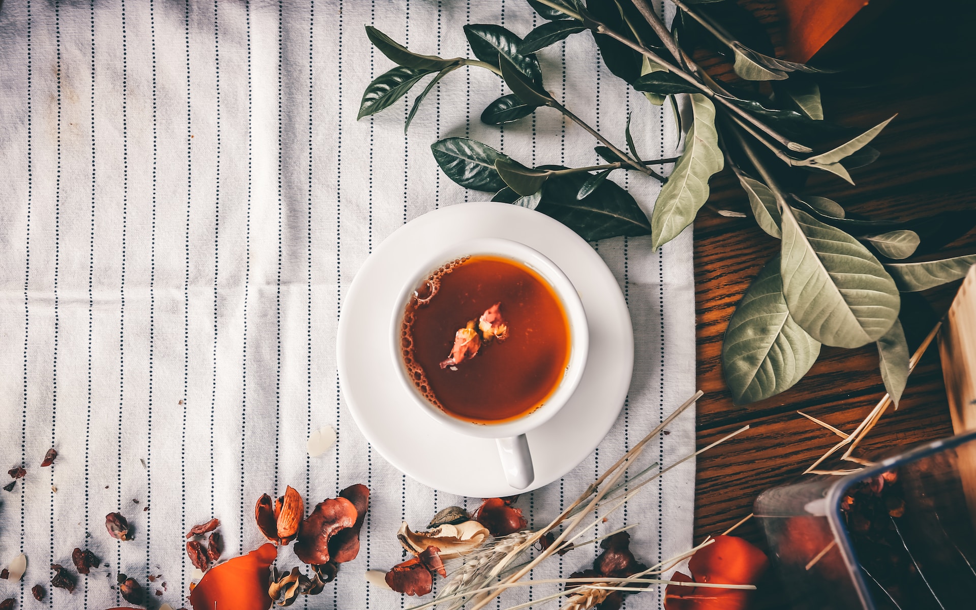 How to Make Moringa Tea