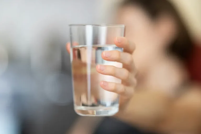 Does Creatine Make You Thirsty? Understanding Dehydration Risks